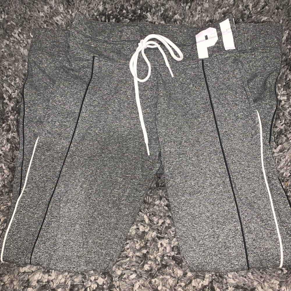 VICTORIA SECRET PINK LEGGINGS
